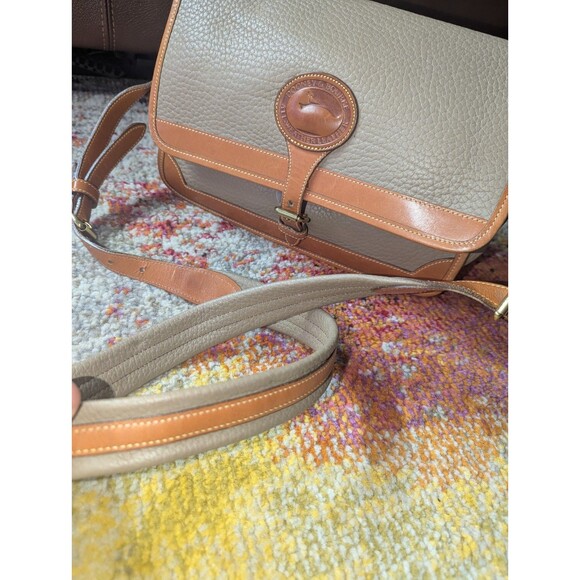 Vintage Dooney & Bourke Large Surrey All Weather Leather Pebbled Taupe & Tan - Picture 3 of 8